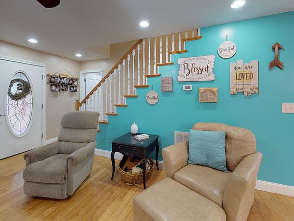 4th image of 873 Mimosa Ln
