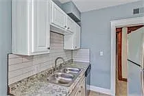 2708 & 2710 Holmes St — Photo 9