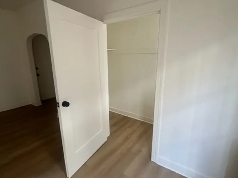 1213 N Ardmore Ave — Photo 10