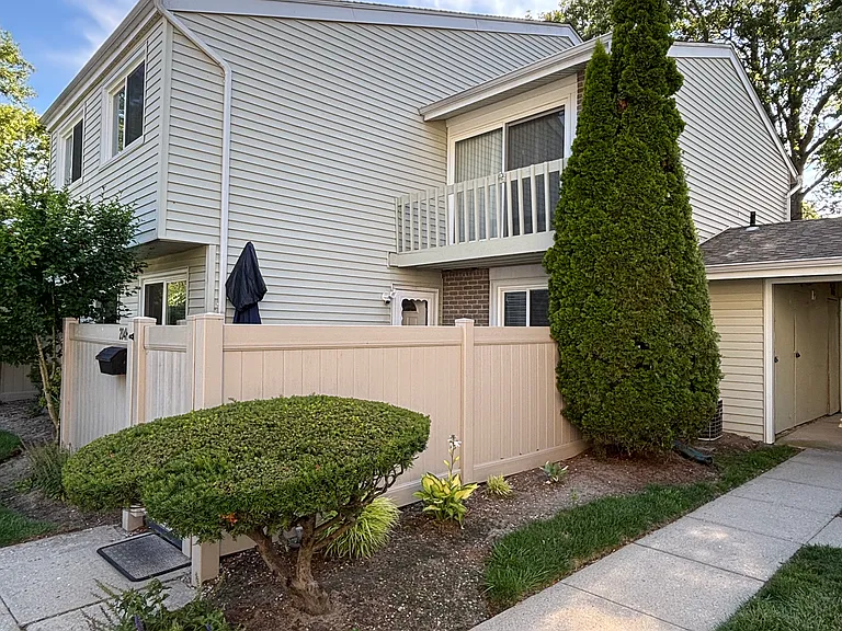 204H Springmeadow Dr — Photo 25