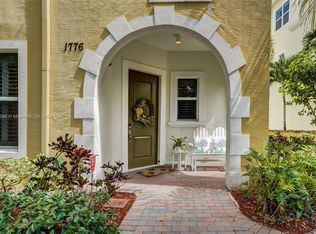 1776 NW 124th Pl, Pembroke Pines, FL 33028