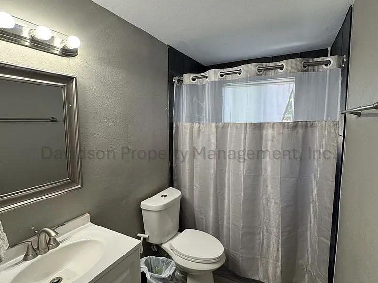 4470 Monica Dr — Photo 4