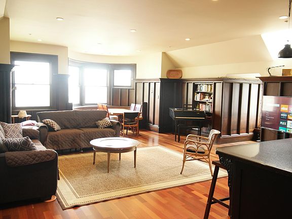 2nd image of 1735 Pacific Ave Suite 4