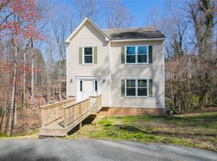 101 Fairwood Dr, North Chesterfield, VA 23235