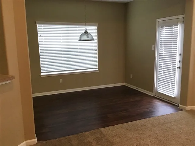 3 bed, 2.0 bath, 1760 sqft, $1,990 — Photo 3