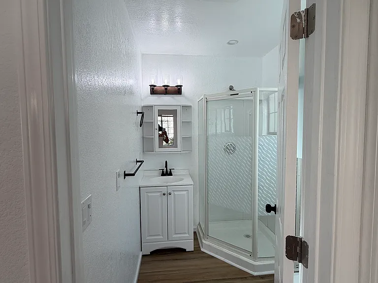 417 2nd St #11 — Photo 13
