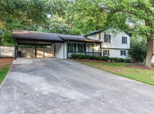2625 Suncrest Dr, Buford, GA 30519