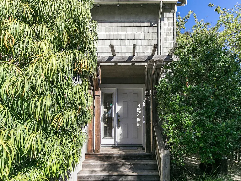 132 Walti St — Photo 2