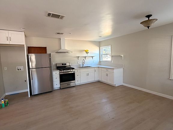 4th image of 13247 Columbia Way #1