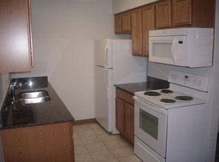390 4th St APT 14, Waukee, IA 50263