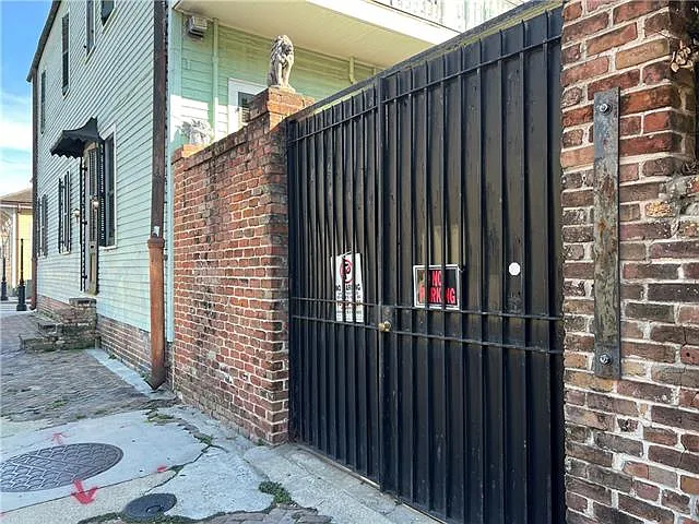 1000 Saint Philip St — Photo 25