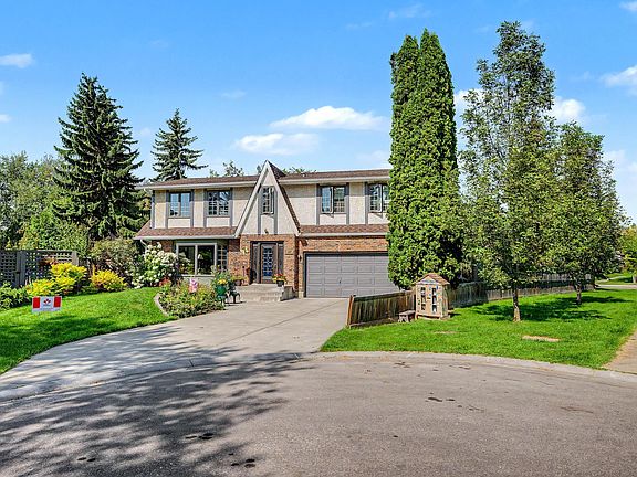 2nd image of 36 Lodgepole Cres