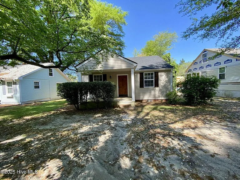 513 W Chapin Rd — Photo 3