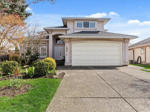 19071 63b Ave, Surrey, BC V3S 8G5