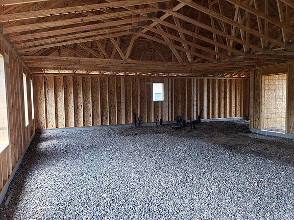 3rd image of 109 Weeping Willow Cir