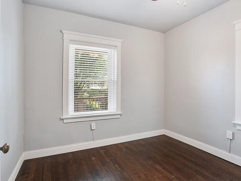 3825 Baltimore Ave — Photo 5