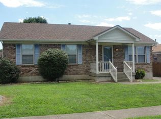 4002 Cedarway Ct, Louisville, KY 40229