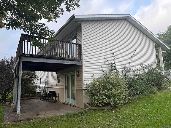 3rd image of 881 Country Club Dr