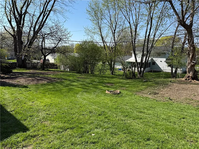 1656 Jefferson Rd — Photo 3