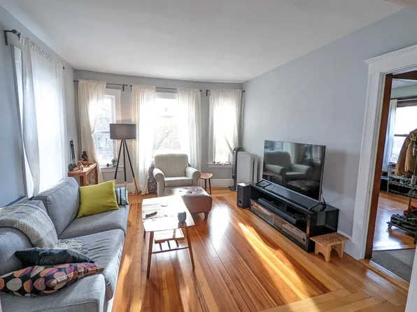 207 Powder House Blvd #207, Somerville, MA 02144