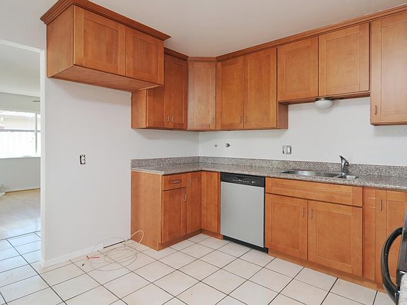 2nd image of 2687 Ophelia Ave