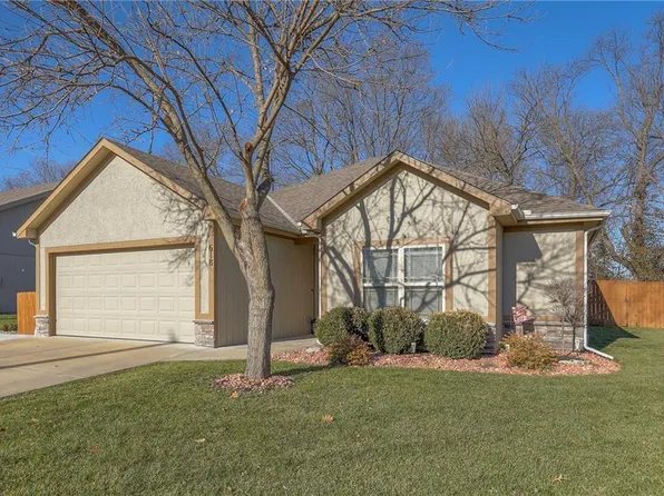 618 NW Walnut St, Grain Valley, MO 64029