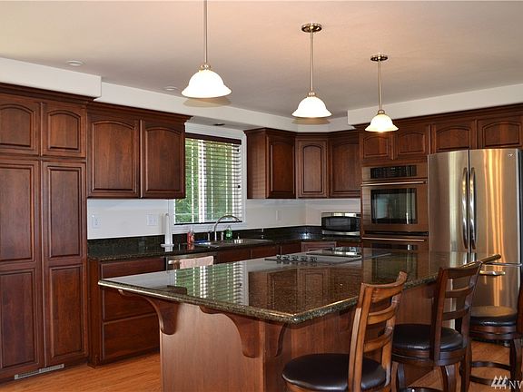 5th image of 42 E Kellogg Way