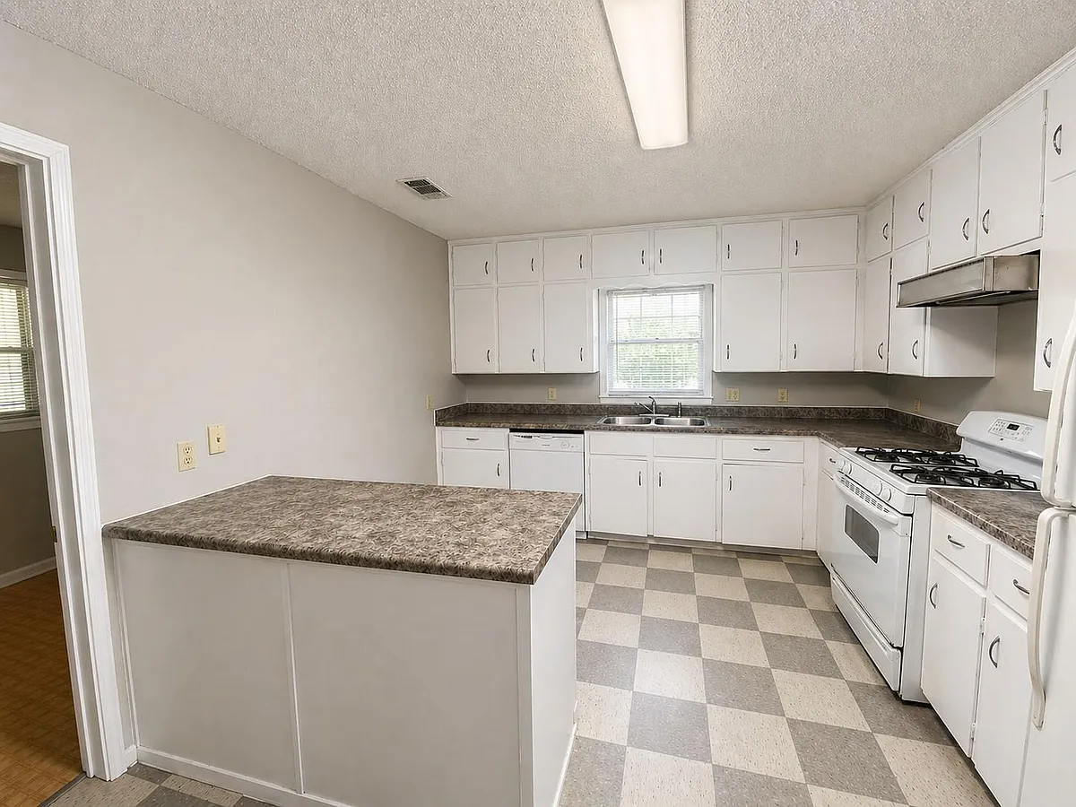 Building Photo - 5400 Harmon Ave #A