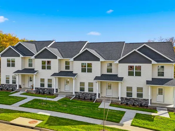 713 E Foster Rd, Iowacity, IA 52245