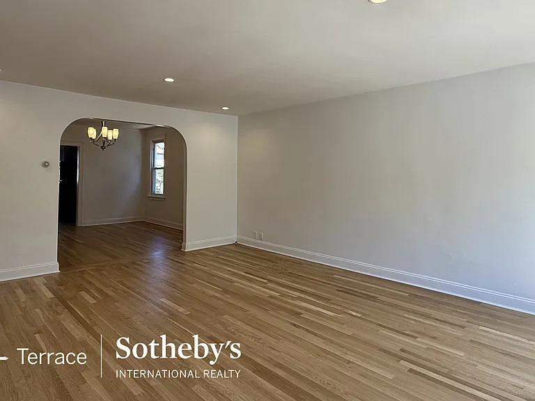 7011 Olcott St — Photo 2