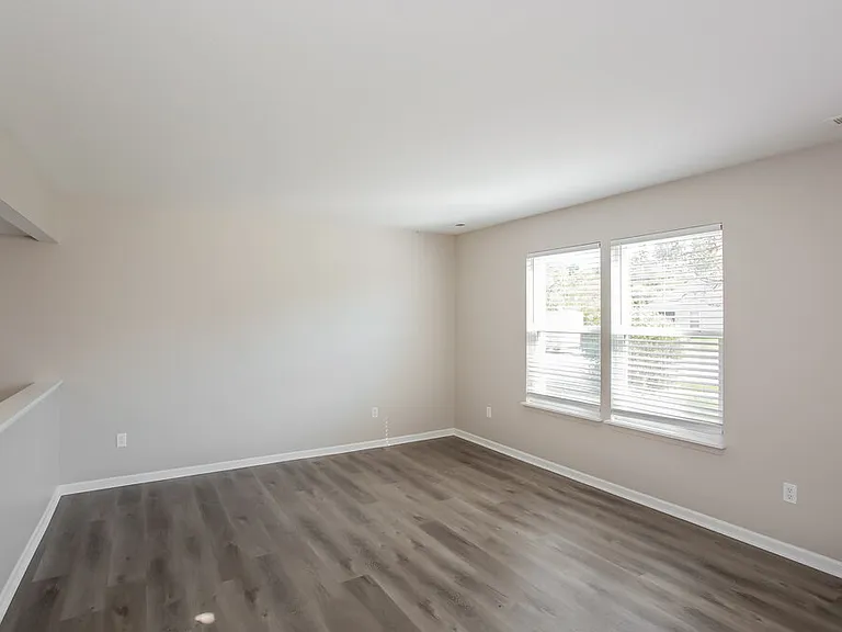 7018 Oldham Dr — Photo 9