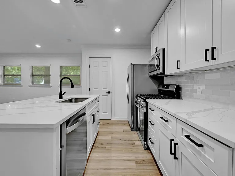 1913 David St — Photo 8