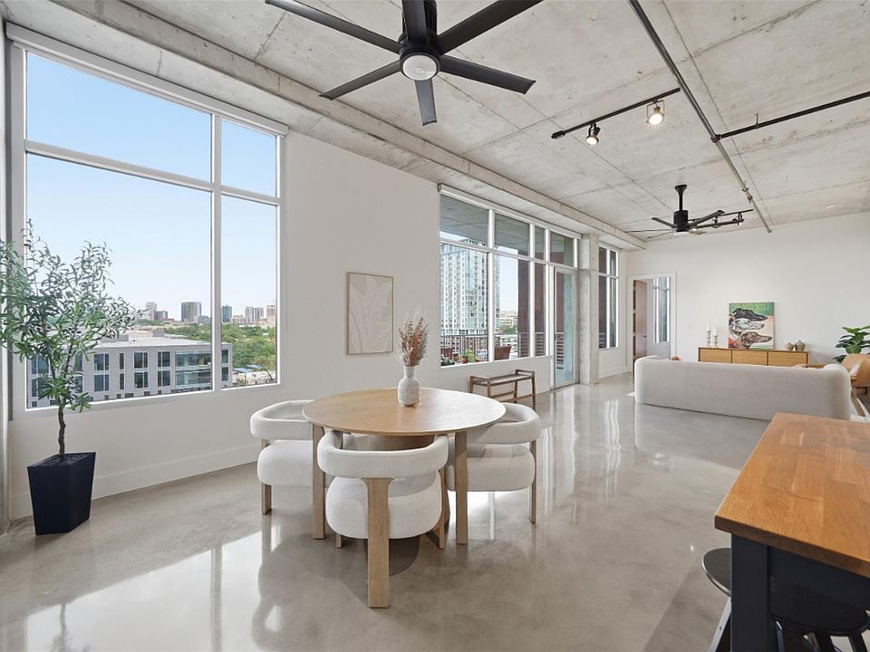 1st image of 800 W 5th St APT 906