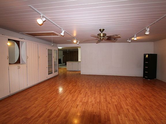 5th image of 1490 Oliver Rd