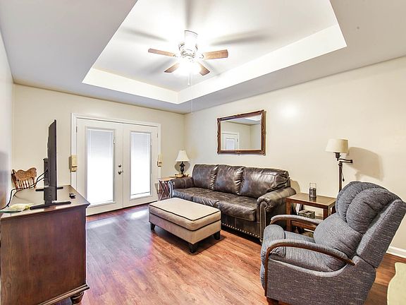 4th image of 512B Parkside Dr #B
