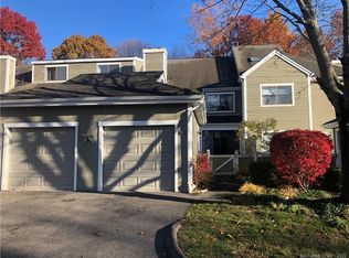 75 Country Walk #75, Shelton, CT 06484