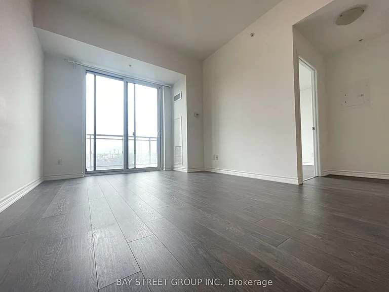 11611 Yonge St #512 — Photo 6