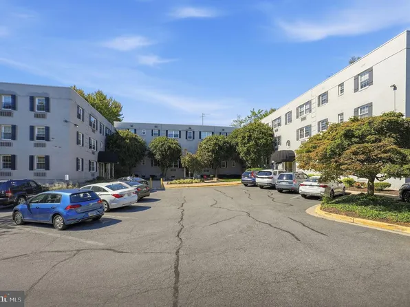 2030 N Vermont St APT 101, Arlington, VA 22207