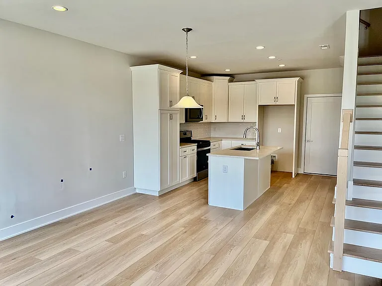 1207 Reed Aly — Photo 4