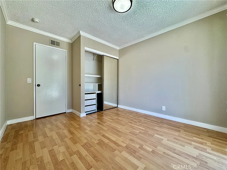 1421 Meadow Glen Rd — Photo 40