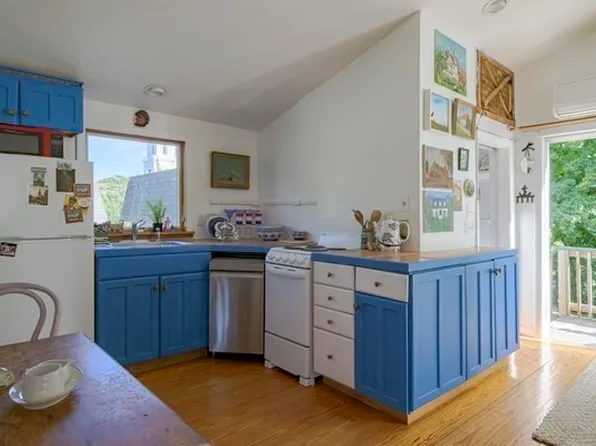 87 Bradford St #3, Provincetown, MA 02657
