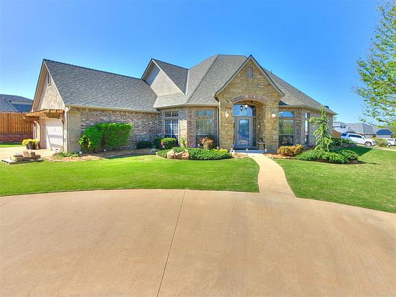 2nd image of 221 Penny Cir