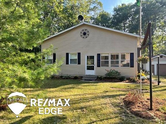 3rd image of 3656 Crescent Dr