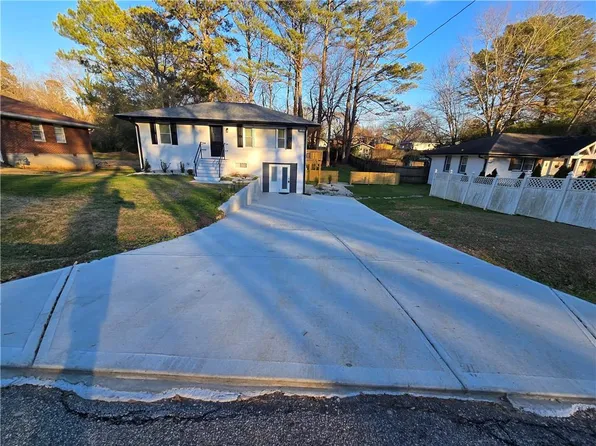 369 Virginia Pl SE, Marietta, GA 30067