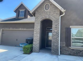1923 W Babcock Ave, Visalia, CA 93291