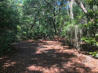 19 Deep Hole Rd, Saint Helena Island, SC 29920