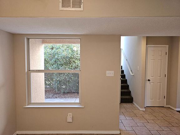 2nd image of 11237 Campo Del Sol Ave NE