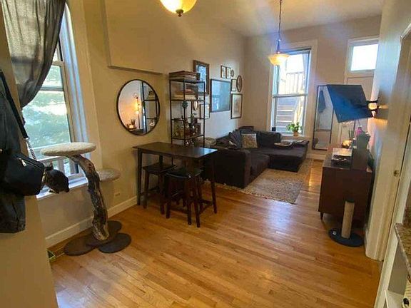 5th image of 1365 W Grand Ave #2R
