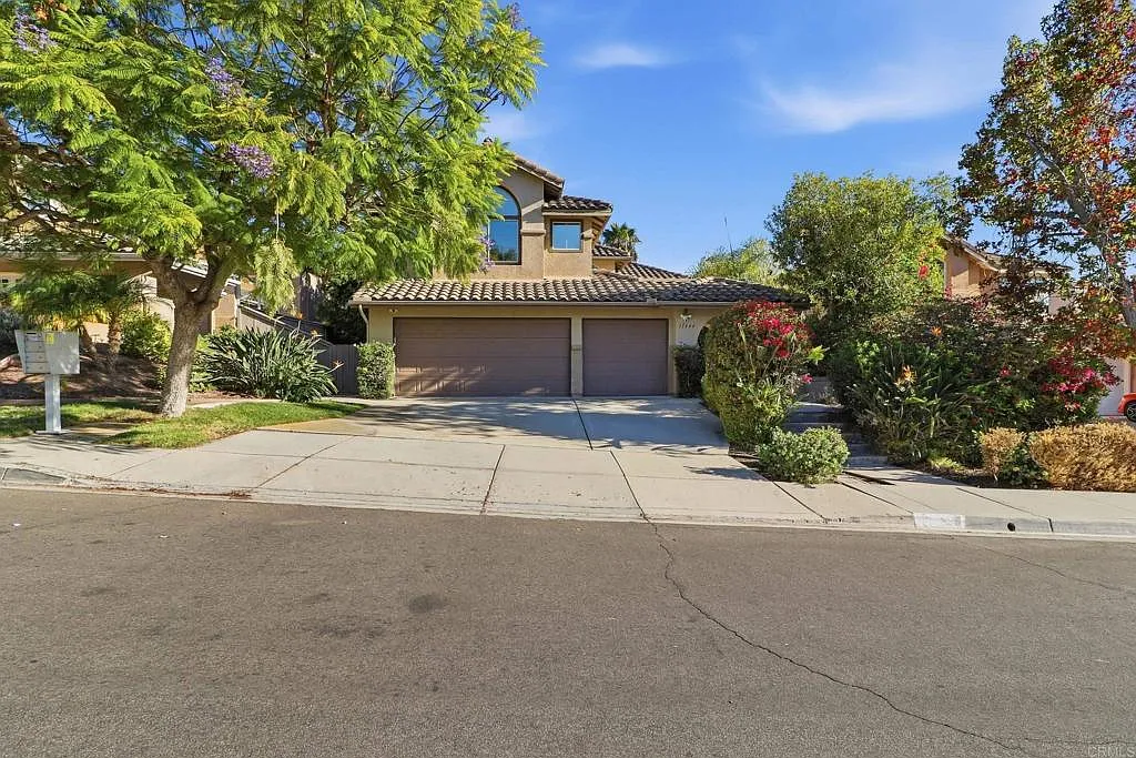 5 bed, 2589 sqft, $6,500 — Photo 1