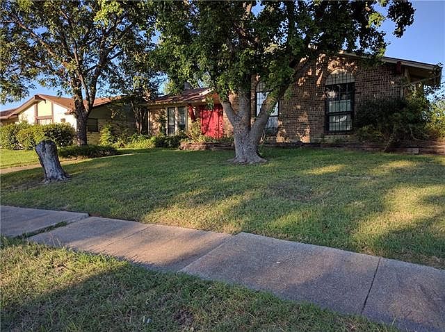 1st image of 2900 Sidney Dr